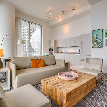 Luxe Hollywood Vacation Rental With Ocean Views!